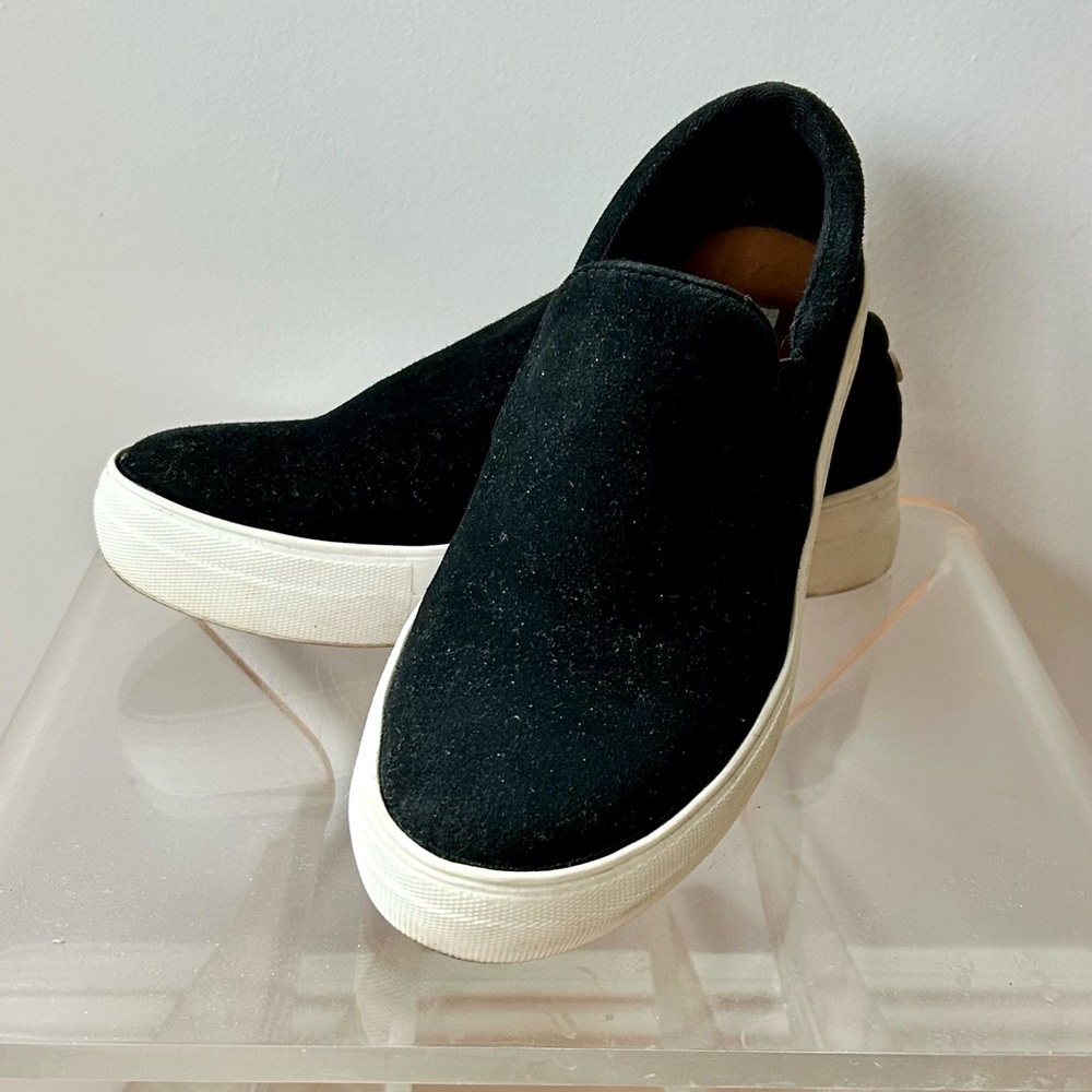 Steve Madden Black Slip-On Flats